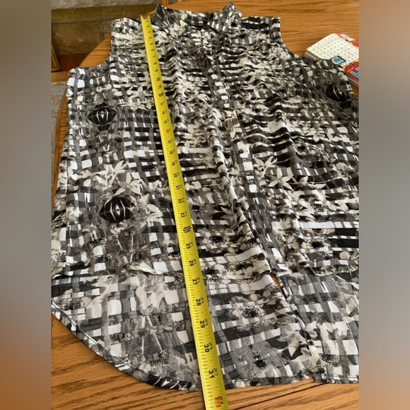 Sheer Sleeveless Tunic - Picture 4 of 8